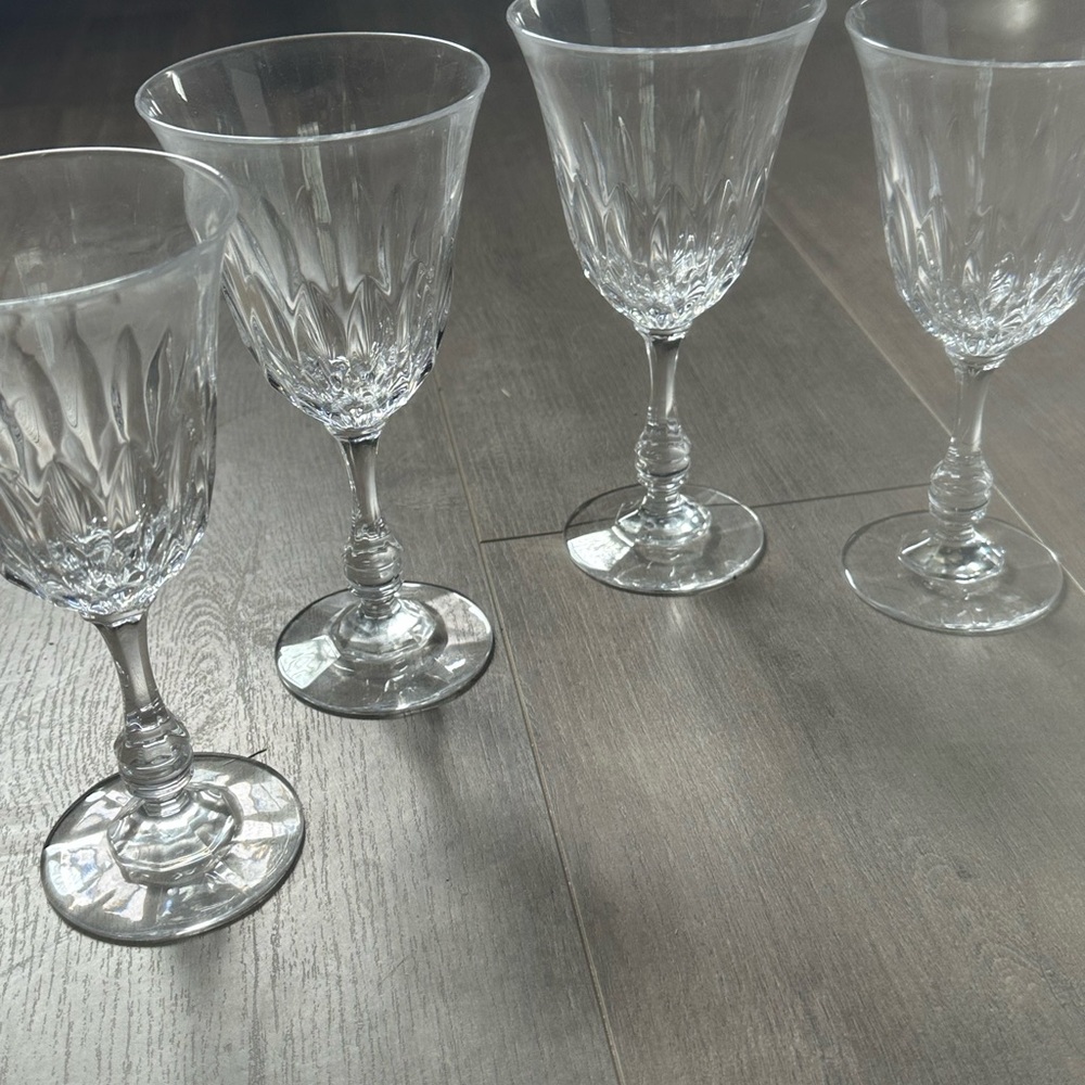 Elegant Wine Glass Set
